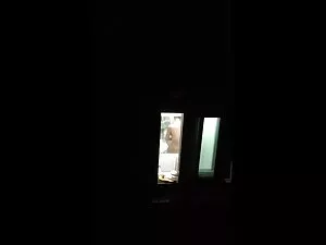 彼女は彼女のロシアの口を与え、肛門でそれ ...