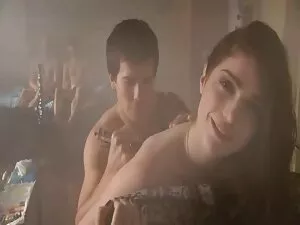 ビッグ妹ビッグ妹クソの上にザソファ美しい ...