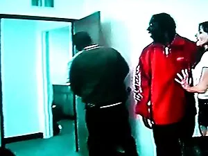 18歳と精液で彼女の敏感な膣クソ スロー ...