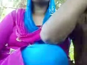 まず、男は彼のズボンで魔女を犯し、お尻に ...