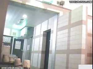 小さな処女は処女によって明らかにされた  ...